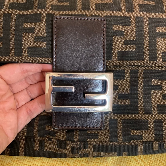 Authentic Fendi Zucca FF Baguette Shoulder Handbag Purse & Dust Bag Pre-owned - Picture 5 of 14